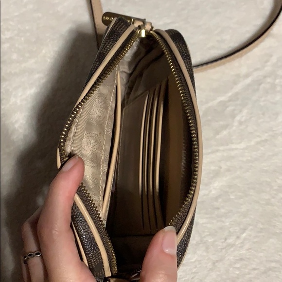 MK purse - Picture 2 of 2